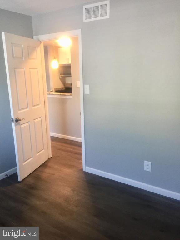 1609 WOODHOLLOW DRIVE