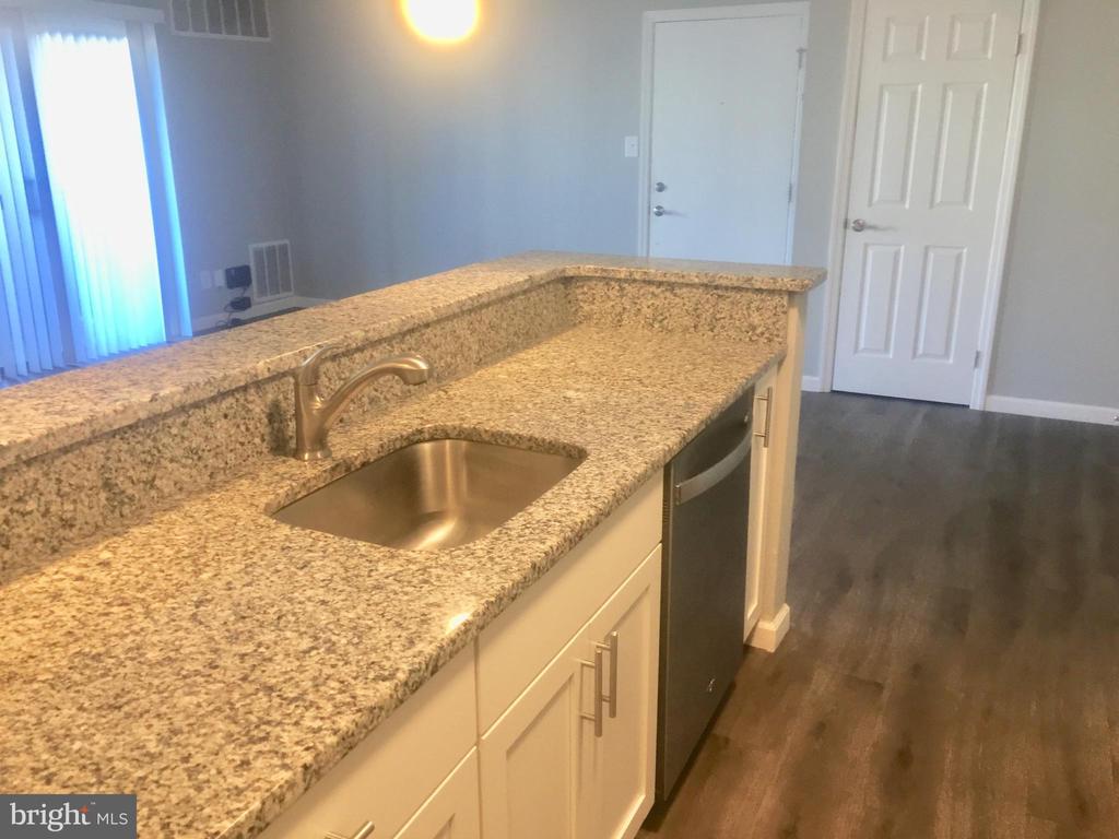 1609 WOODHOLLOW DRIVE