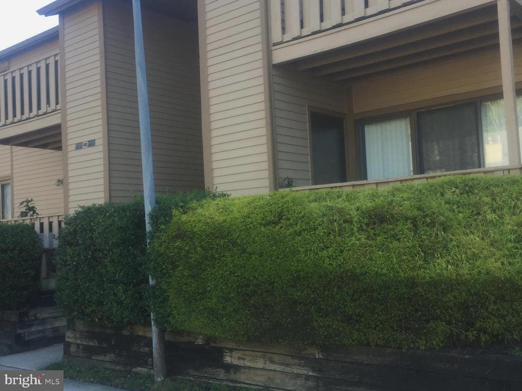 1609 WOODHOLLOW DRIVE
