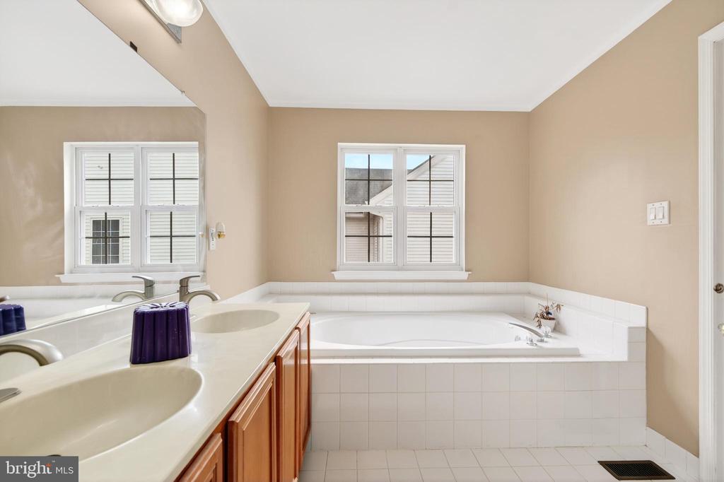 14 WOOD VIEW DRIVE
