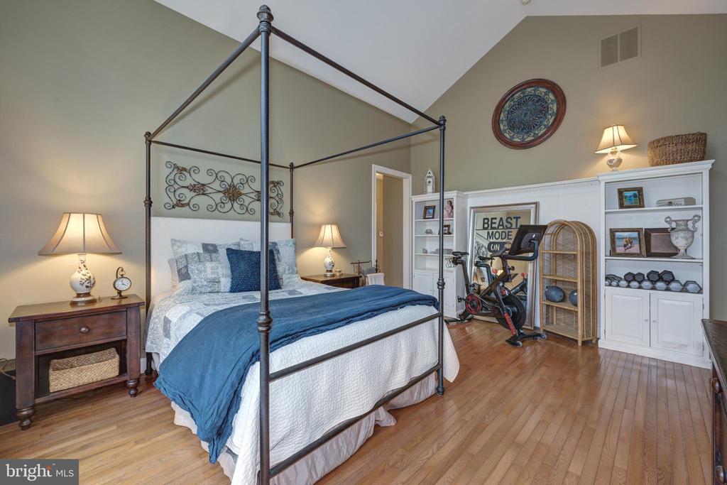 3 SCHOOLHOUSE DRIVE