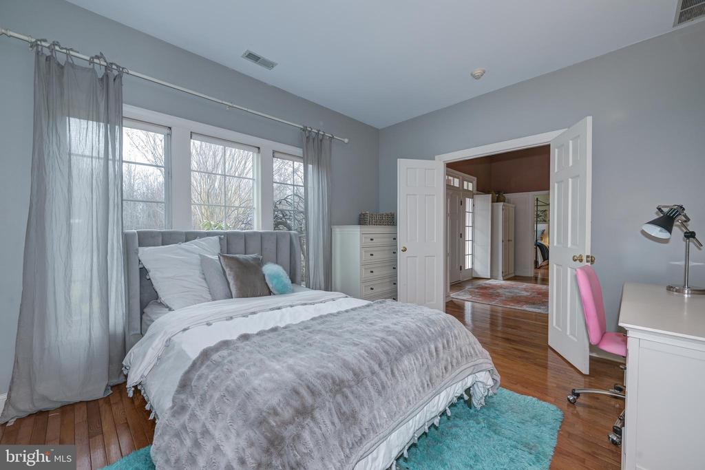3 SCHOOLHOUSE DRIVE