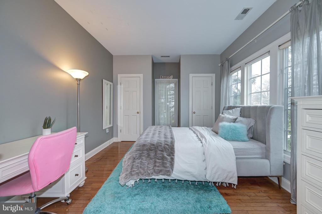 3 SCHOOLHOUSE DRIVE