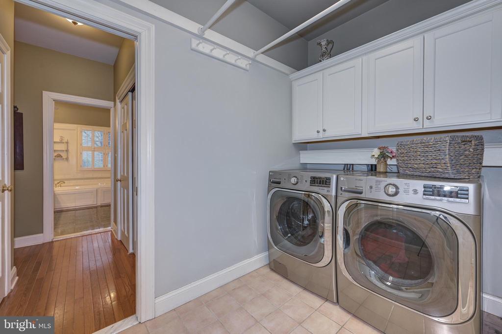 3 SCHOOLHOUSE DRIVE