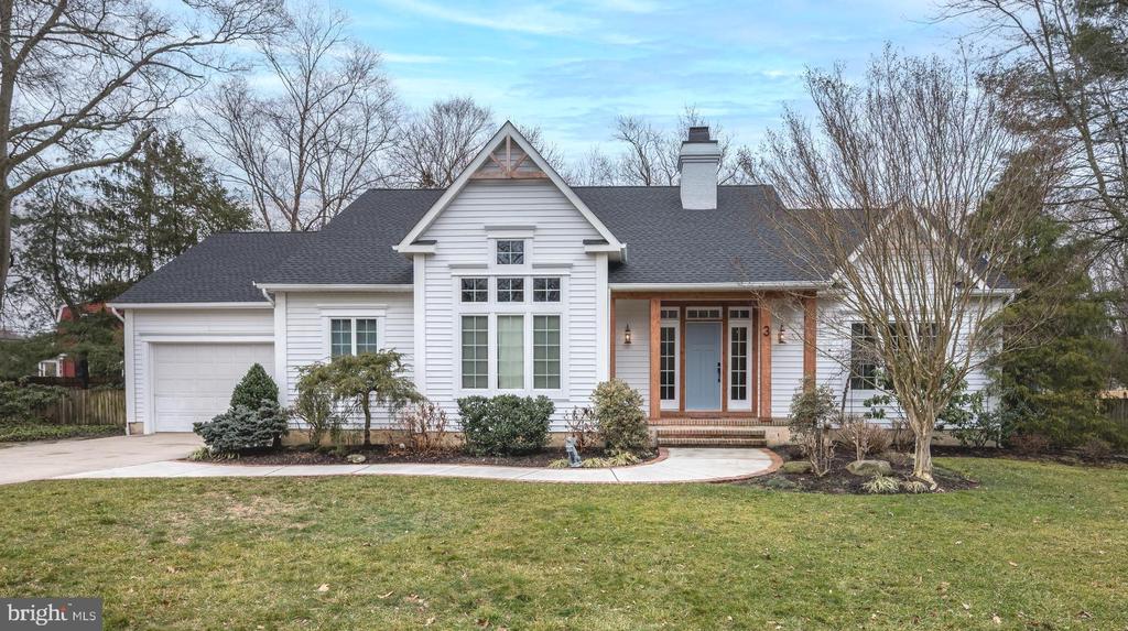 3 SCHOOLHOUSE DRIVE