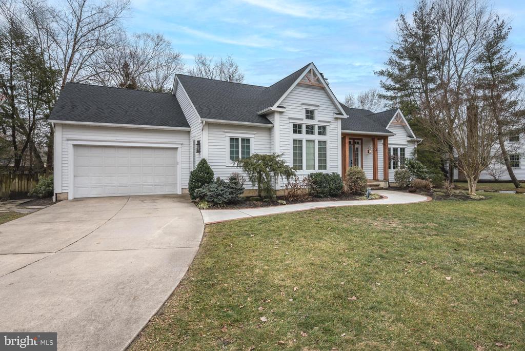 3 SCHOOLHOUSE DRIVE