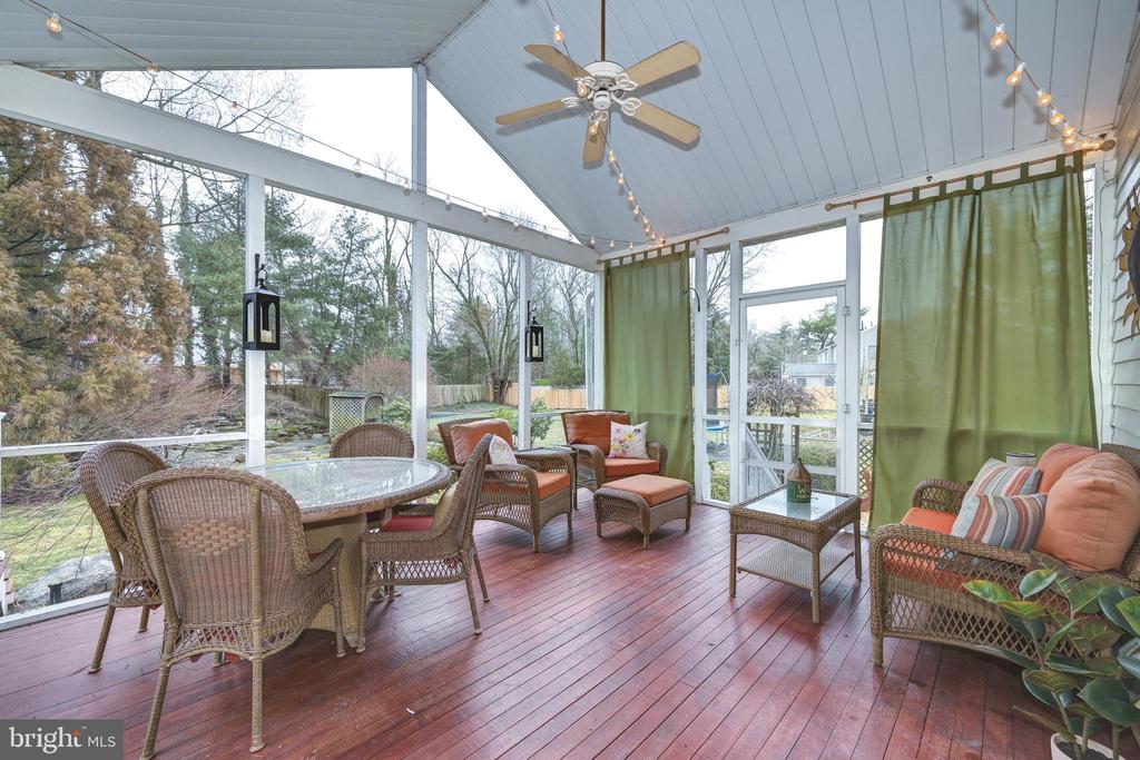 3 SCHOOLHOUSE DRIVE