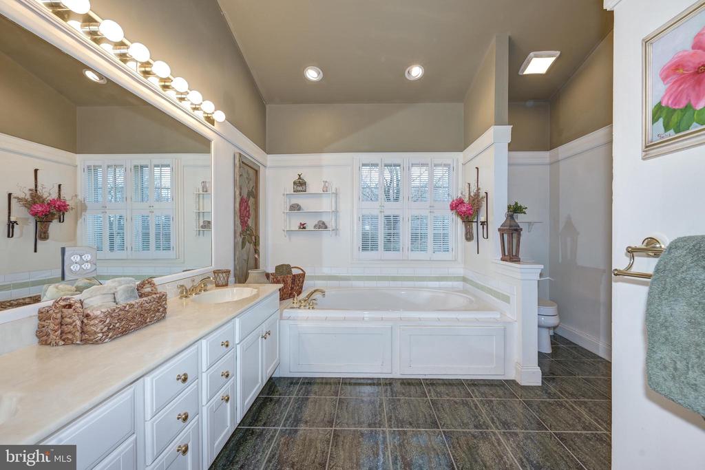 3 SCHOOLHOUSE DRIVE