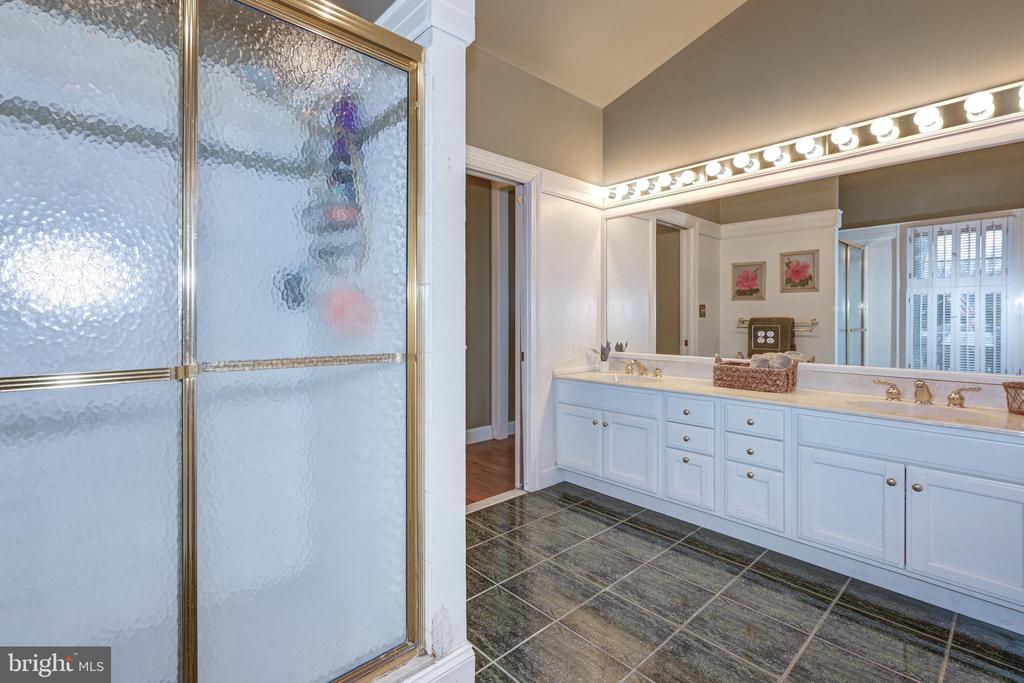 3 SCHOOLHOUSE DRIVE