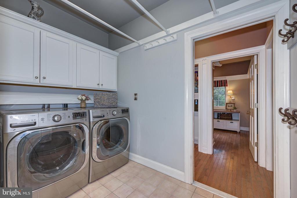 3 SCHOOLHOUSE DRIVE