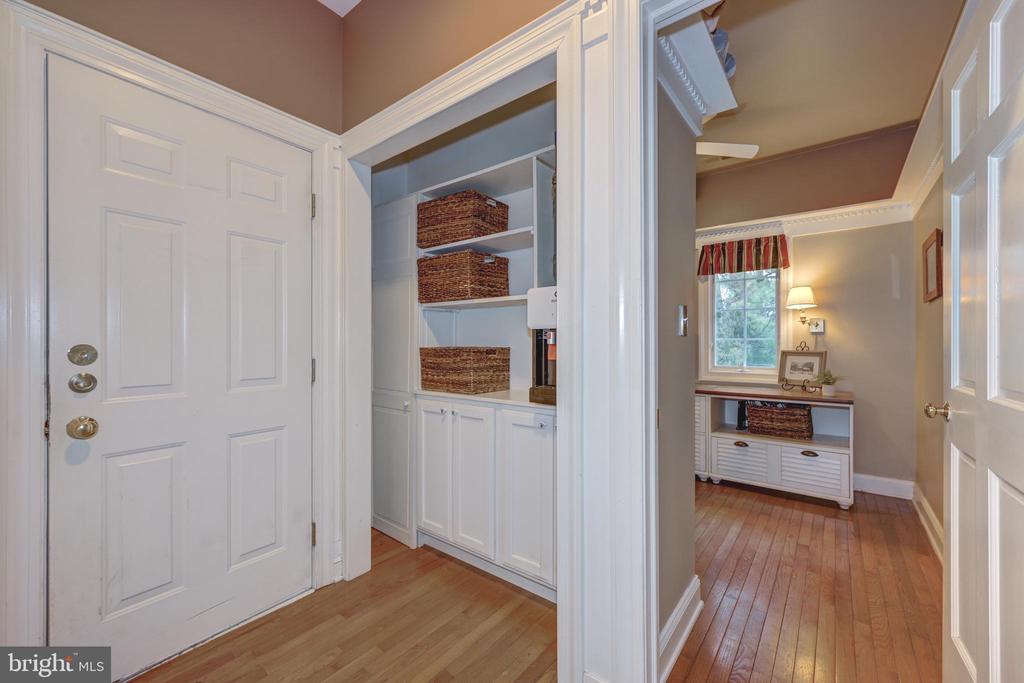 3 SCHOOLHOUSE DRIVE
