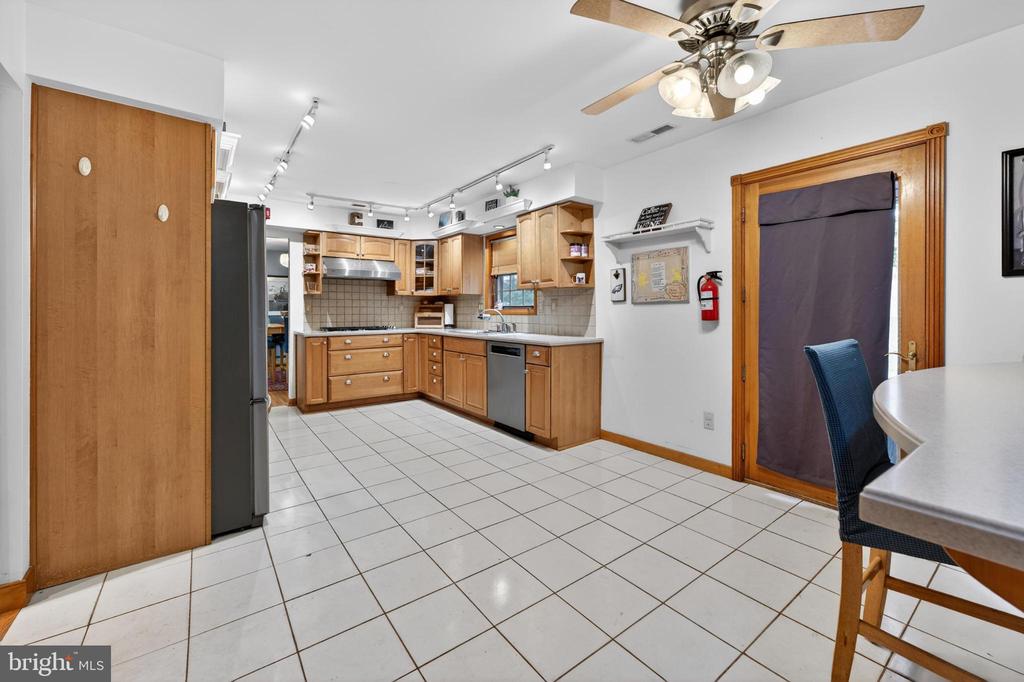 3 MEADOWRUE DRIVE