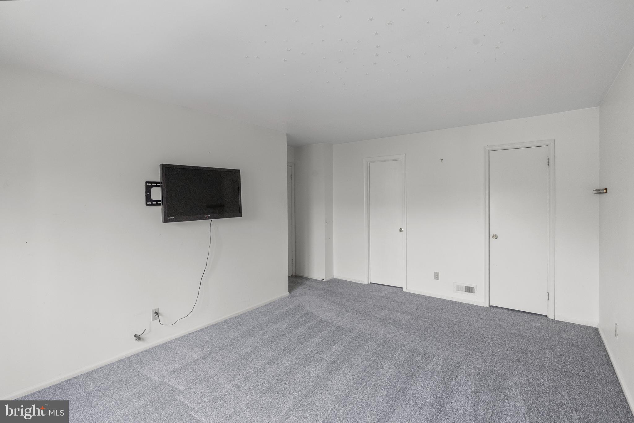 164 BRADFORD COURT B