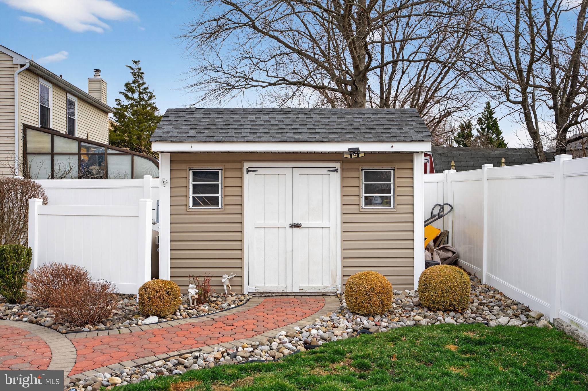 210 COUNTRY FARMS ROAD