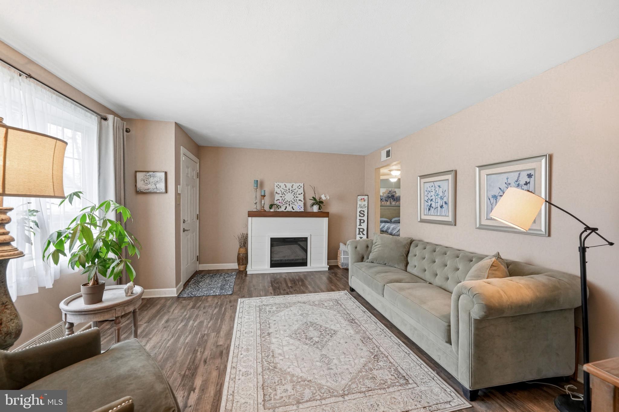 6 WOODBINE AVENUE