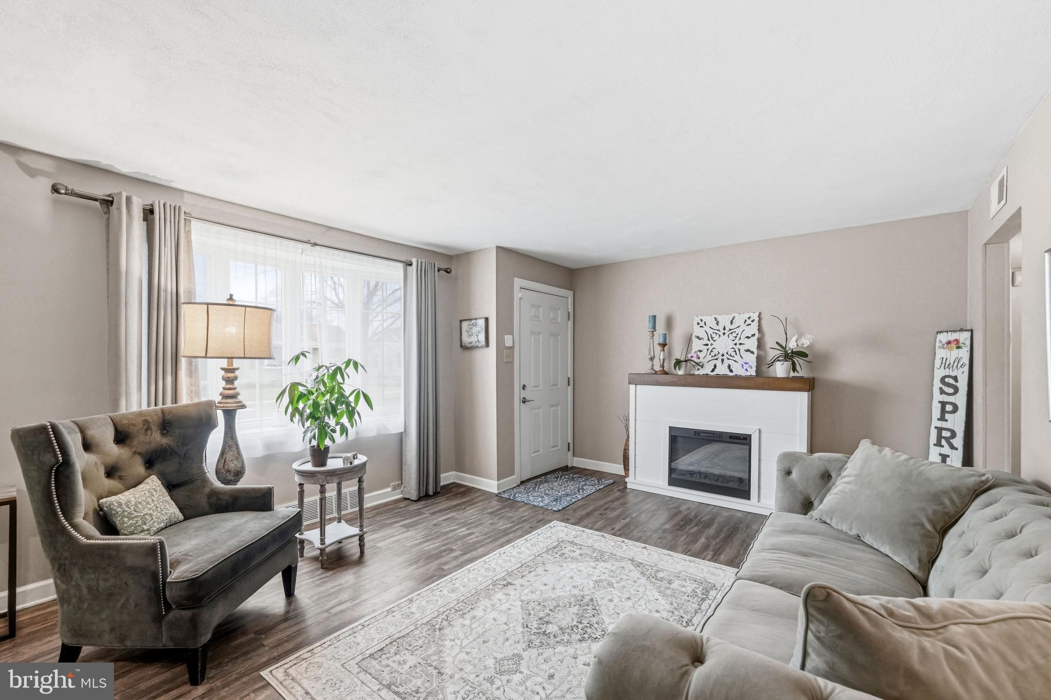 6 WOODBINE AVENUE