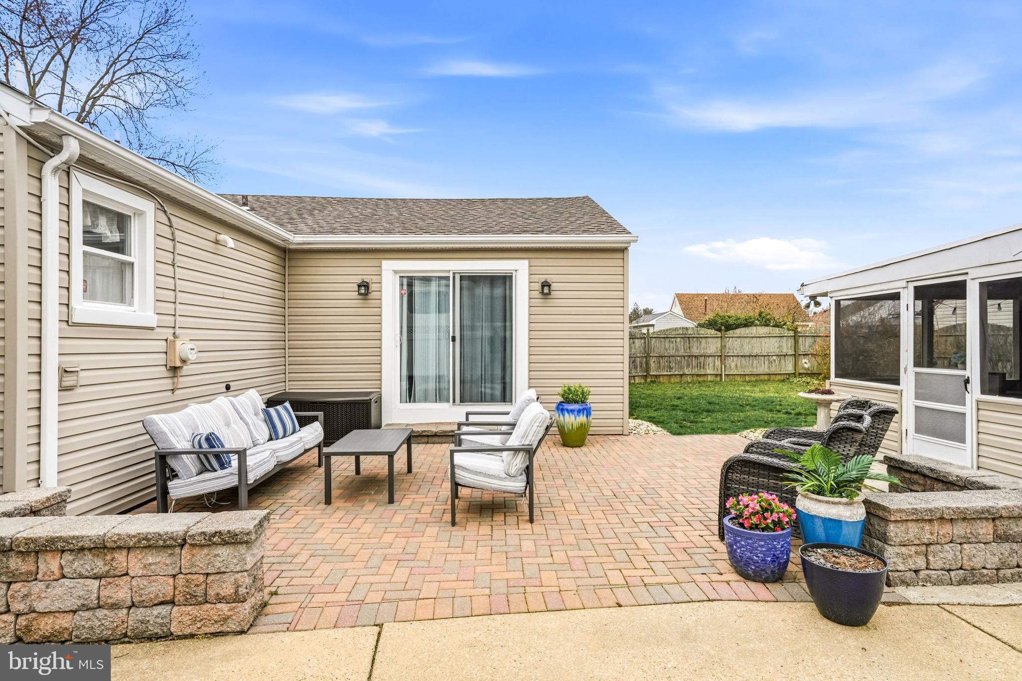 6 WOODBINE AVENUE