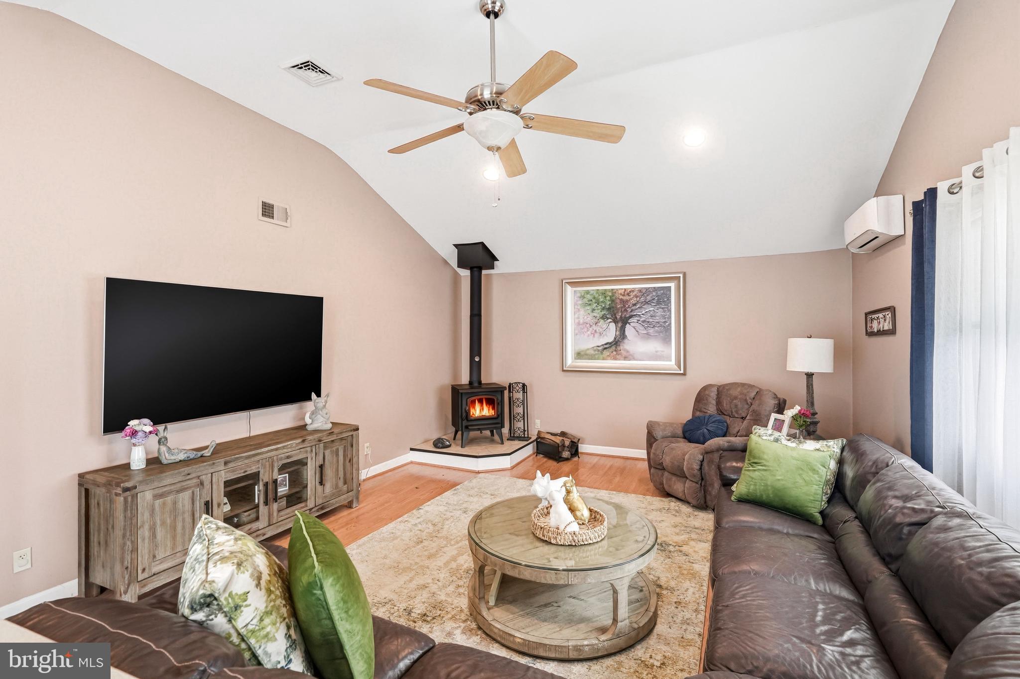 6 WOODBINE AVENUE