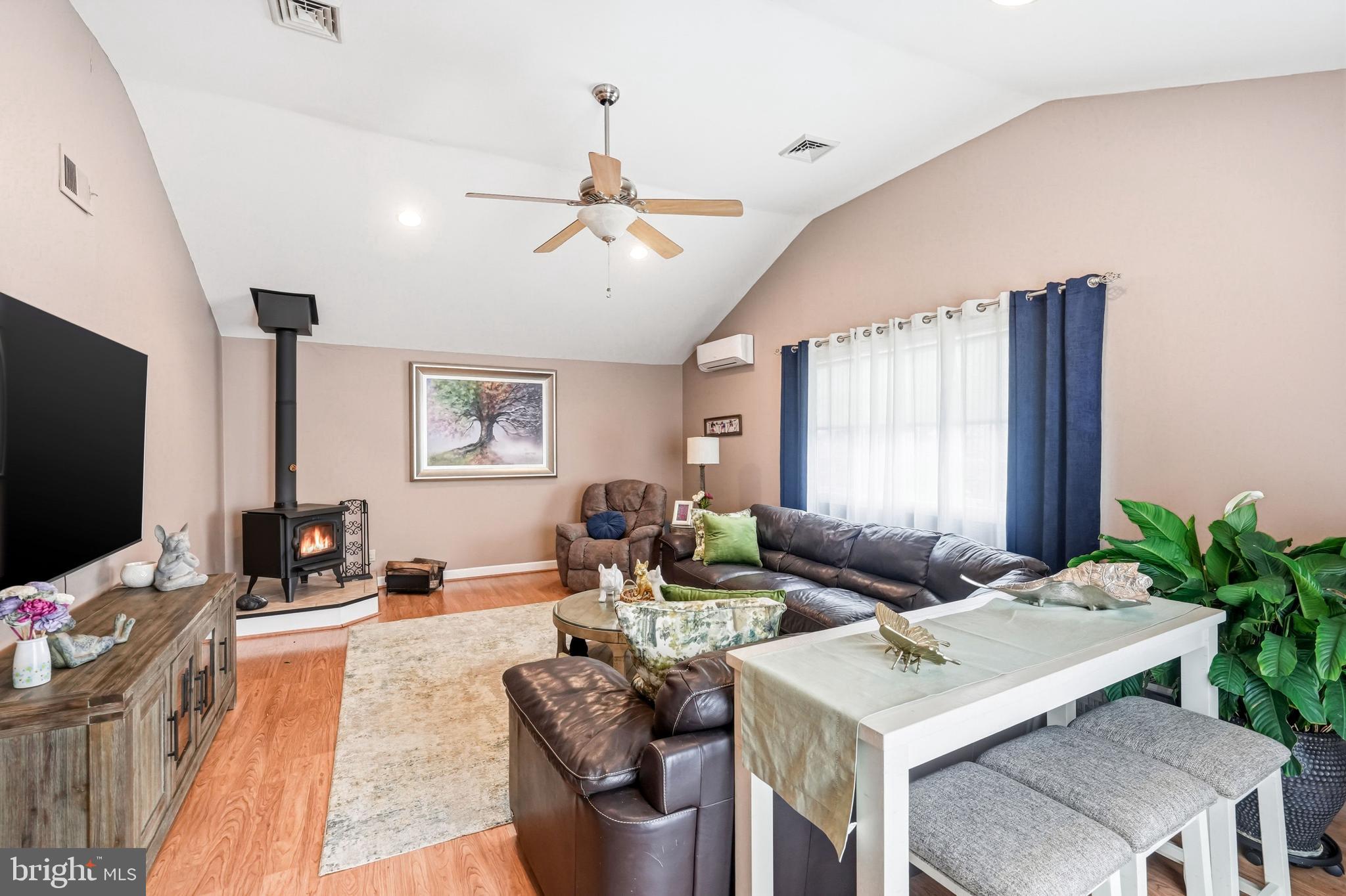 6 WOODBINE AVENUE