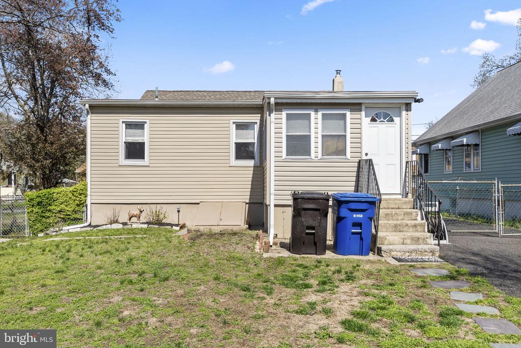 61 ALDEN AVENUE