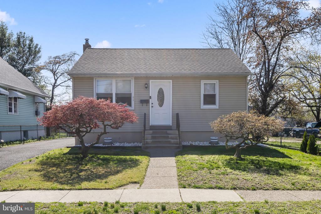 61 ALDEN AVENUE