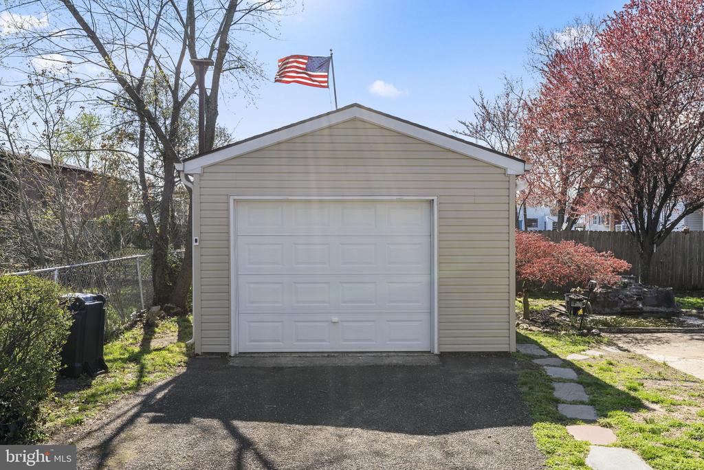 61 ALDEN AVENUE