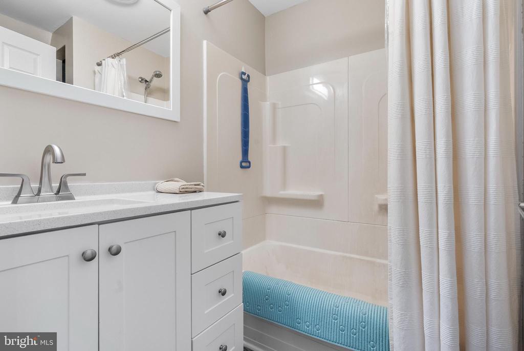 236 CHIPPEWA TRAIL