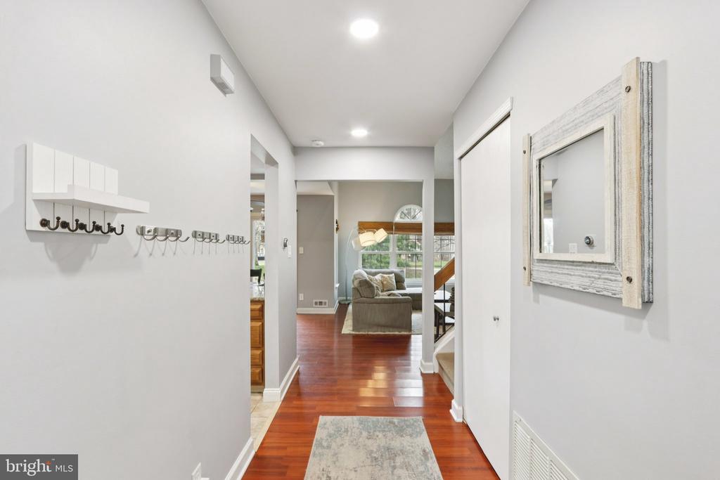 420 JAMESTOWN COURT