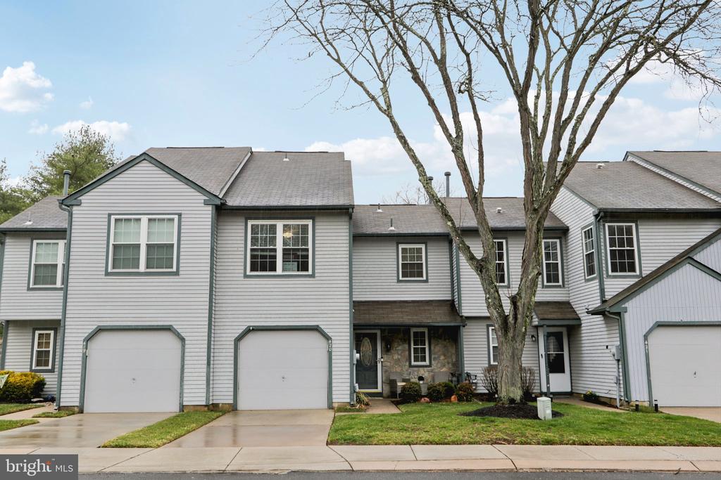 420 JAMESTOWN COURT
