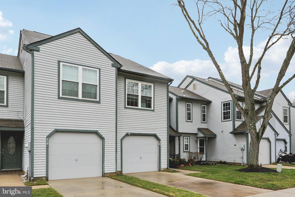 420 JAMESTOWN COURT