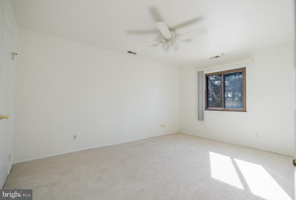 1810 WOODHOLLOW DRIVE