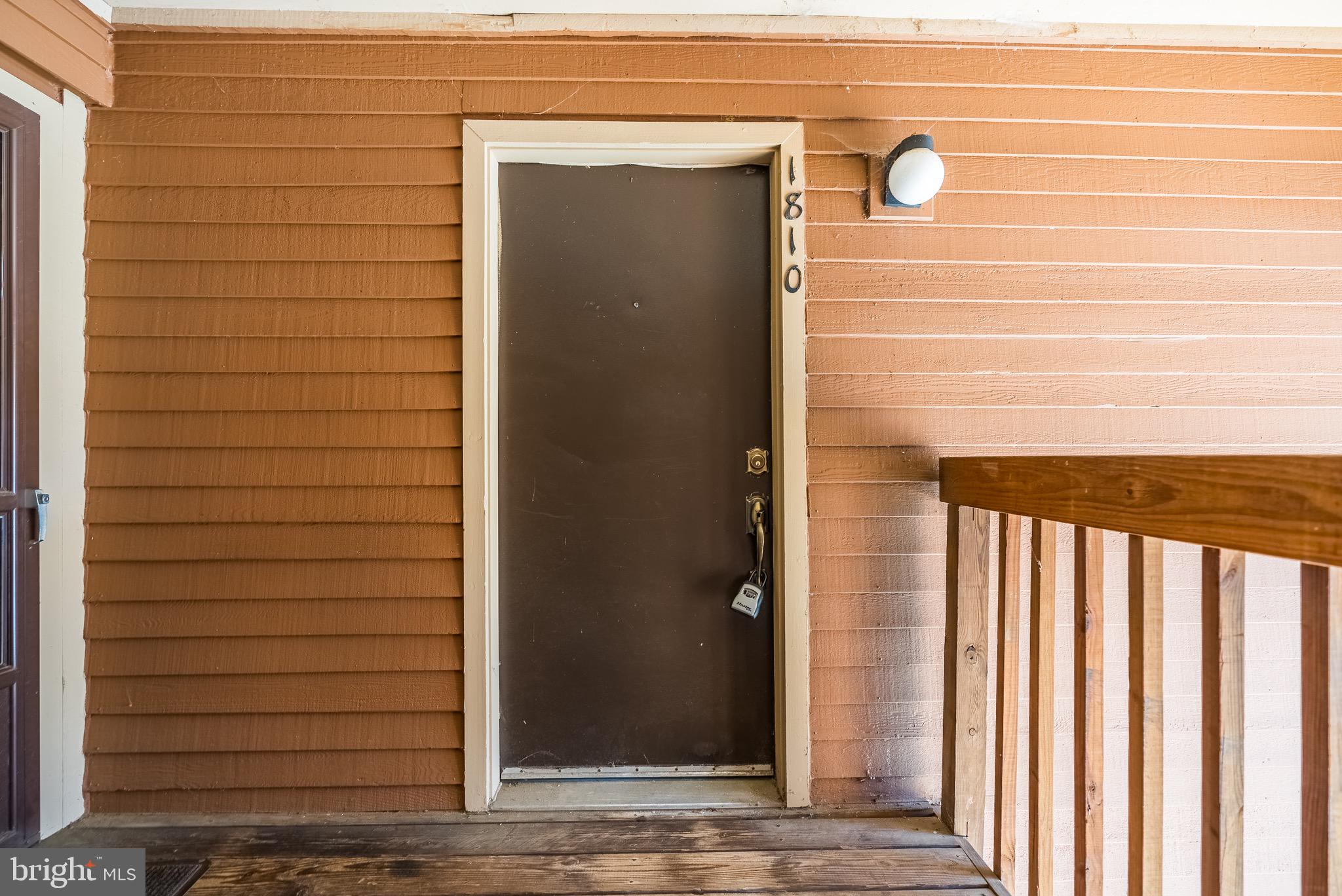 1810 WOODHOLLOW DRIVE