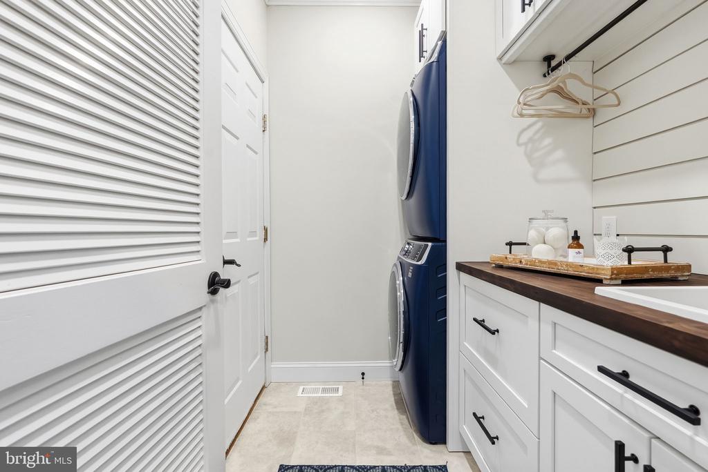 1 BERGAN COURT