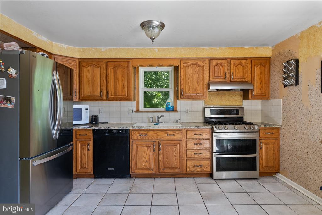 112 WILLIAMSBURG WAY