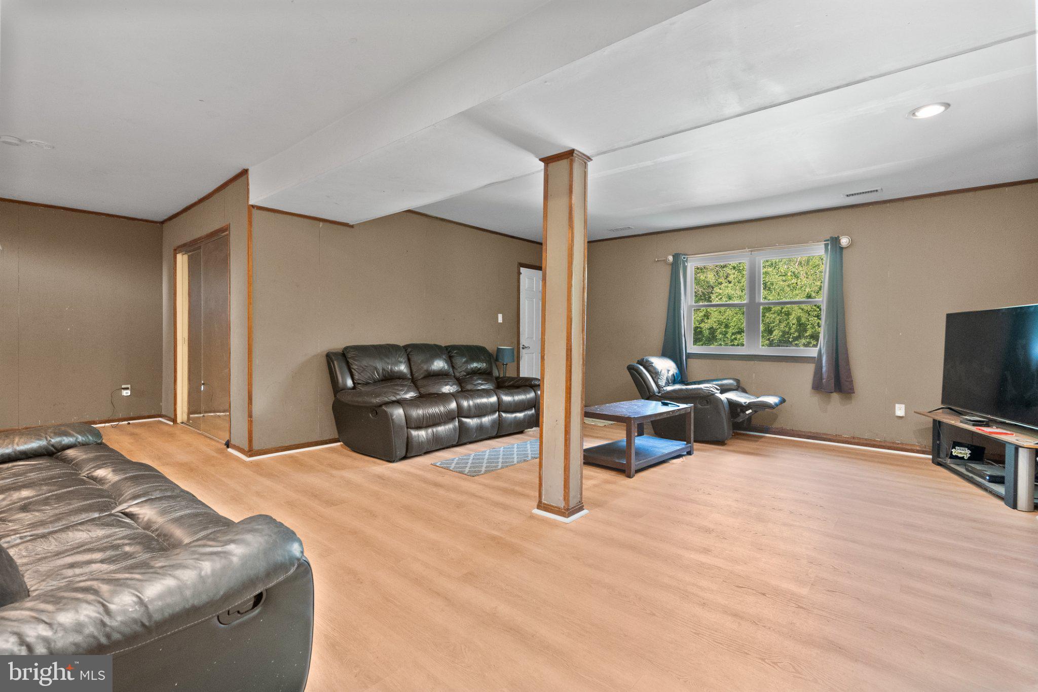 112 WILLIAMSBURG WAY