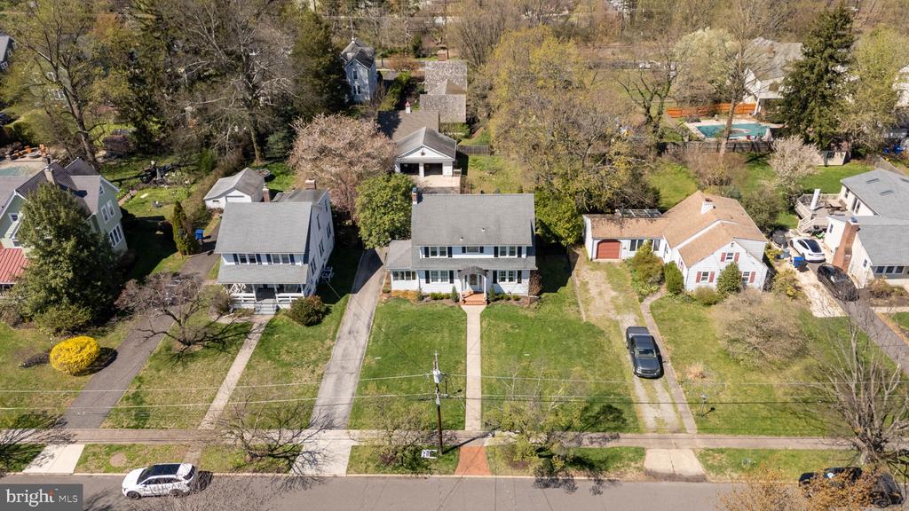 429 E 2ND STREET
