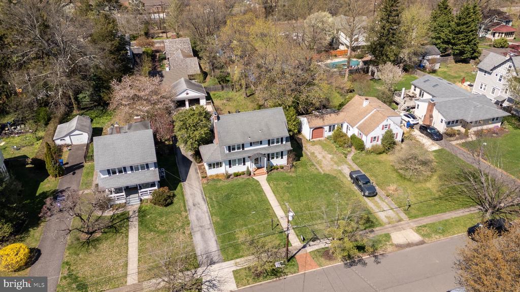 429 E 2ND STREET