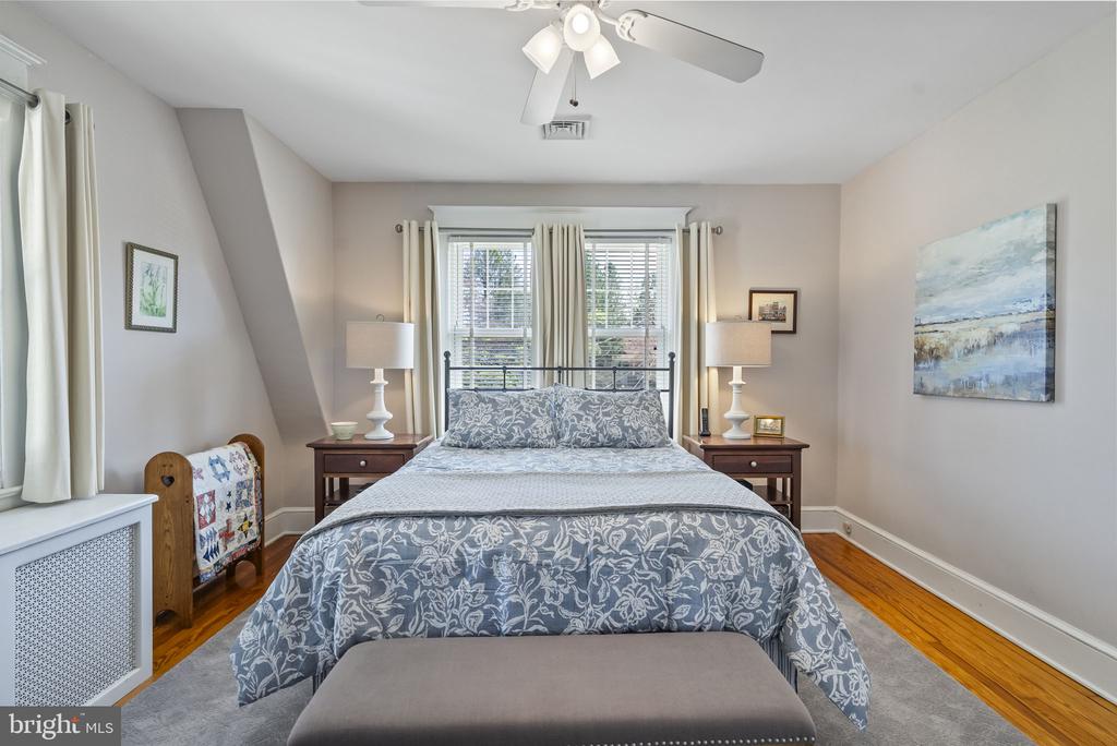 429 E 2ND STREET