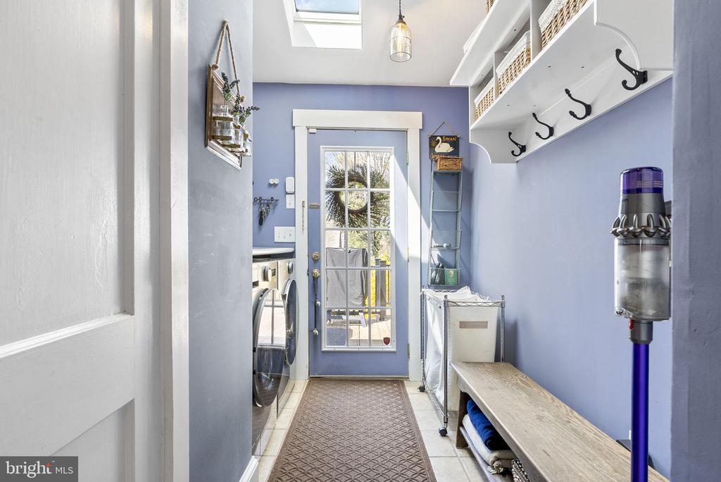 429 E 2ND STREET