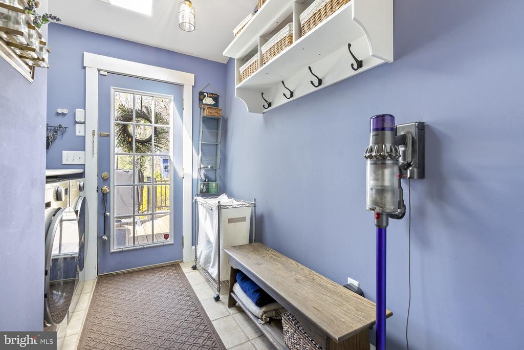 429 E 2ND STREET