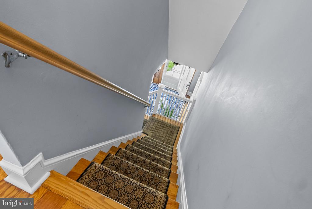429 E 2ND STREET