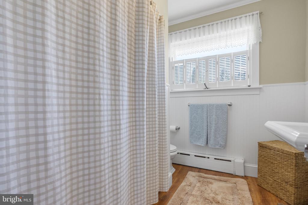 429 E 2ND STREET