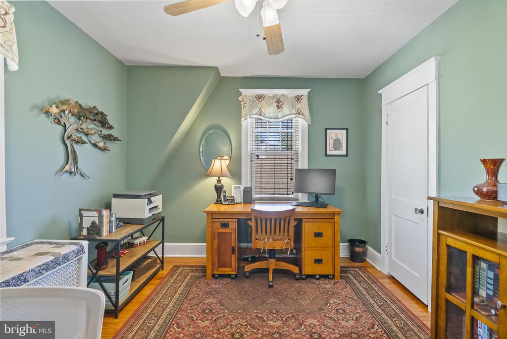 429 E 2ND STREET