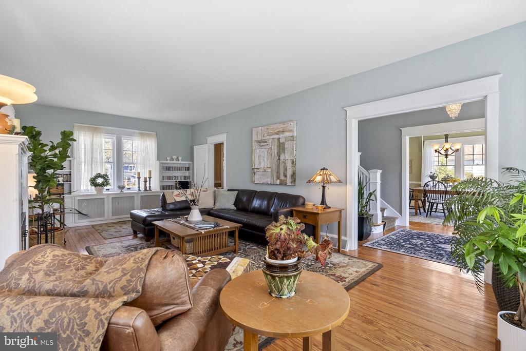 429 E 2ND STREET