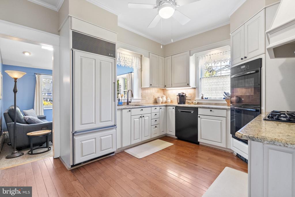 429 E 2ND STREET