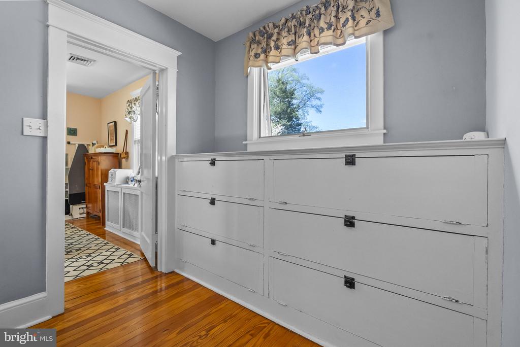 429 E 2ND STREET