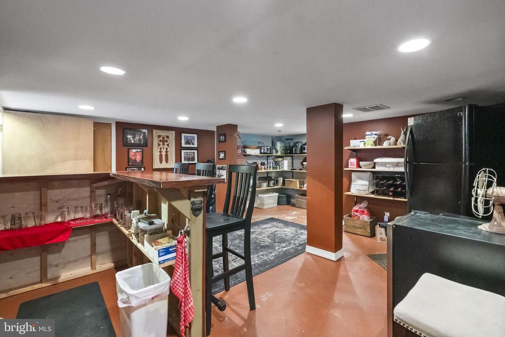 429 E 2ND STREET