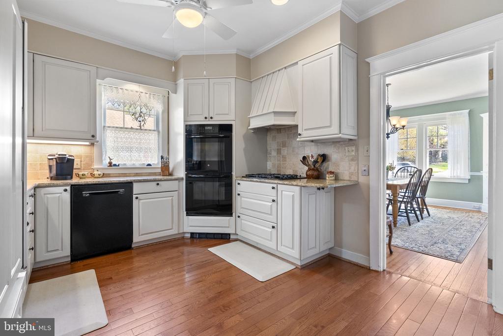 429 E 2ND STREET