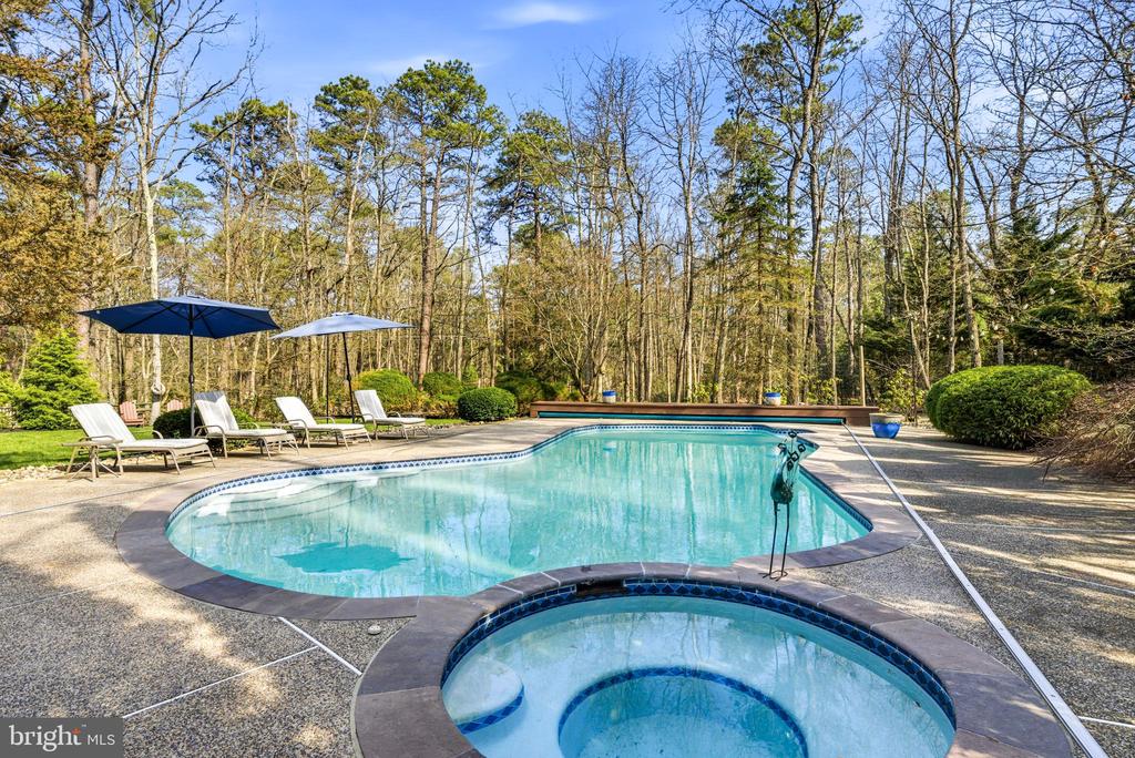 2 TEABERRY DRIVE