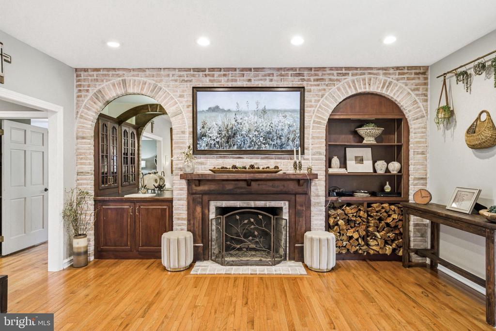 2 TEABERRY DRIVE